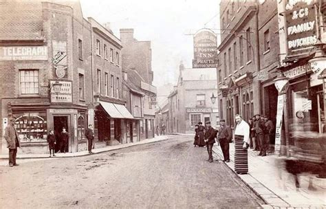 Saracens Head Inn Ware in Hertfordshire in 1906. | Street view ...