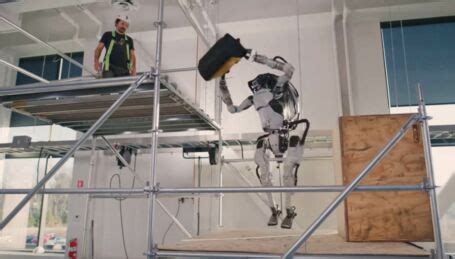 Atlas Humanoid Robot Amazing Skills | WordlessTech