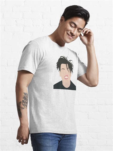 "Yungblud Minimalist Portrait" T-shirt for Sale by JustGottaDraw ...