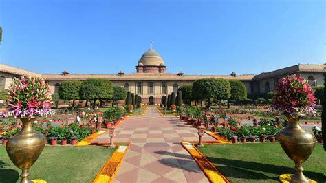 Mughal Gardens In Rashtrapati Bhavan Is Now Amrit Udyan