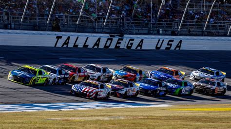 NASCAR teams call revenue model 'broken,' warn of layoffs