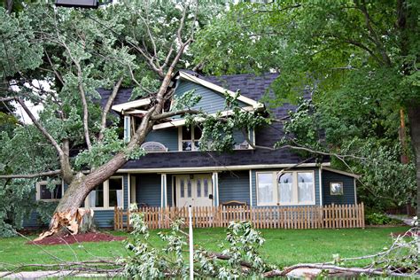 Wind Storm & Hurricane Damage – Home Damage Adjustment