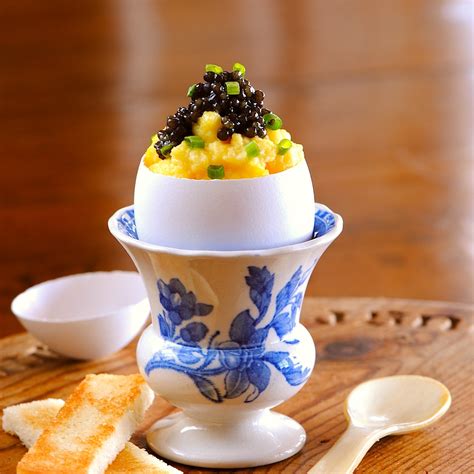 JULES FOOD...: CAVIAR and EGGS IN A PERFECT EGG SHELL CUP