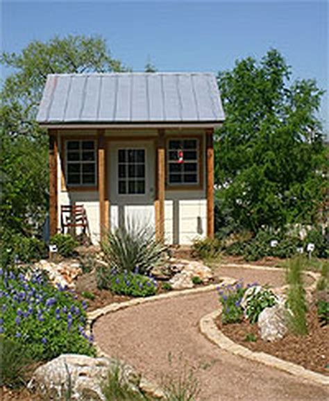 Texas Decoration 44 | Farmhouse landscaping, House landscape, Front ...