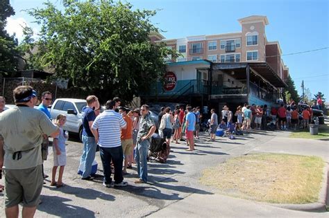 Guide to the Shortest Wait Times for the Best BBQ in Austin