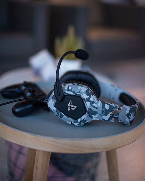 There's a PS4 gaming headset in this picture. Can you spot it? 👀 # ...