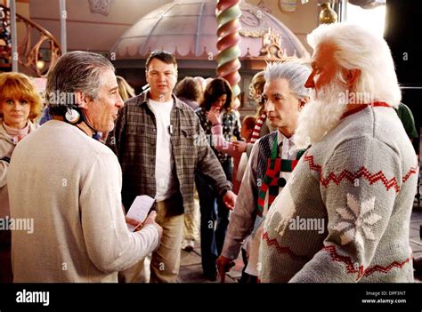 Wendy crewson elizabeth mitchell santa hi-res stock photography and ...