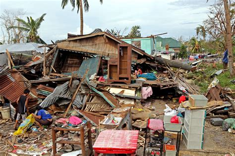 ‘Yolanda’ death toll rises to 138 | Inquirer News