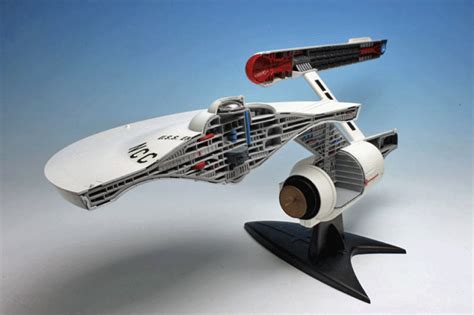 1:537 STAR TREK USS ENTERPRISE NCC1701 - CUTAWAY MODEL