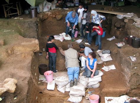 Moroccan cave yields oldest clues about advent of human clothing | Reuters