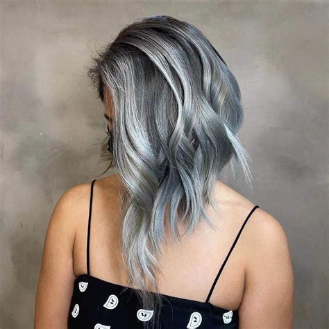 31 Hypnotic Ash Grey Hairstyles to Grab Attention