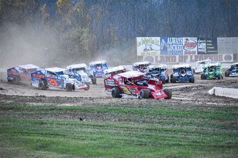 Land of Legends Raceway – Super DIRTcar Series