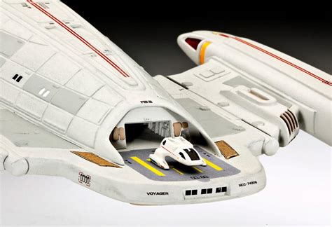 STAR TREK VOYAGER MODEL KIT 1/670 U.S.S. VOYAGER 51 CM - Archonia.com