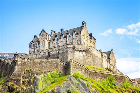 Edinburgh Castle - The Scottish Capital’s Majestic Hilltop Landmark ...