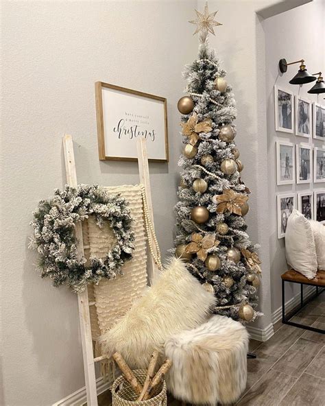 33 Slim Christmas Tree Decorating Ideas for Small Spaces