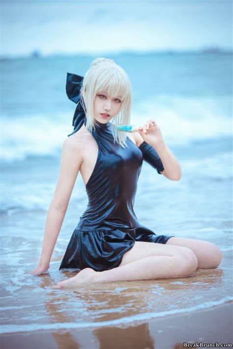 Fate Stay Night Saber Cosplay