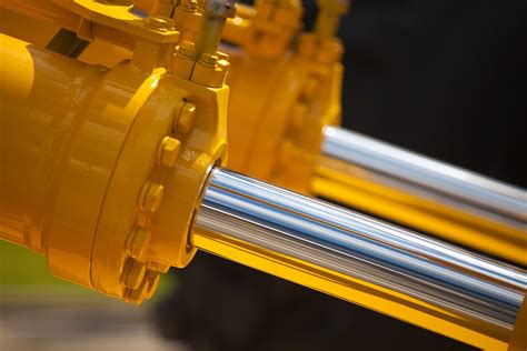 What to consider when choosing hydraulic fluid - Pirtek