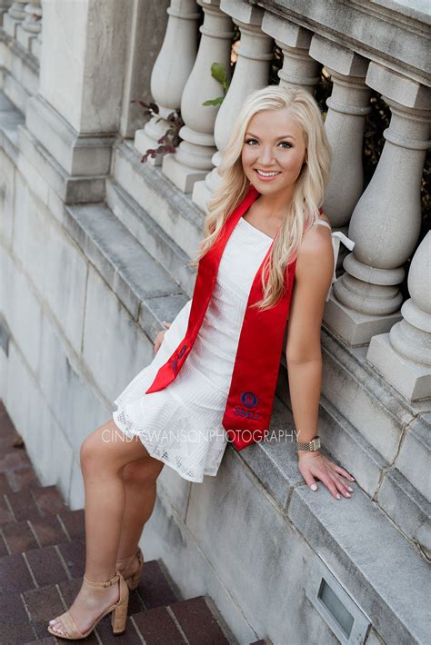 College Senior Portraits in Dallas Texas | SMU Graduate Photos | Hannah ...