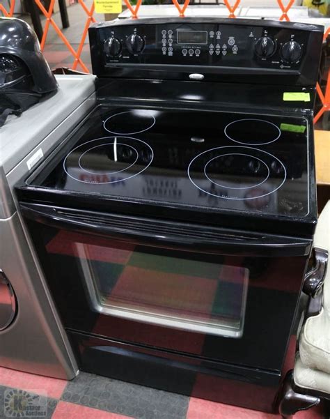 WHIRLPOOL CERAMIC TOP STOVE 30" WITH ACCUBAKE