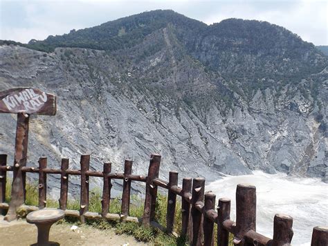 Tangkuban Perahu Volcano Tour from Bandung - Wandernesia