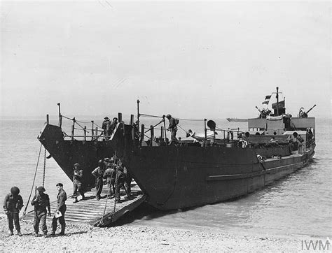 Landing Craft Tank 318 - LCT (3) 318