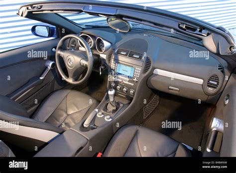 Car, Mercedes SLK 200 compressor, Convertible, model year 2004-, blue ...