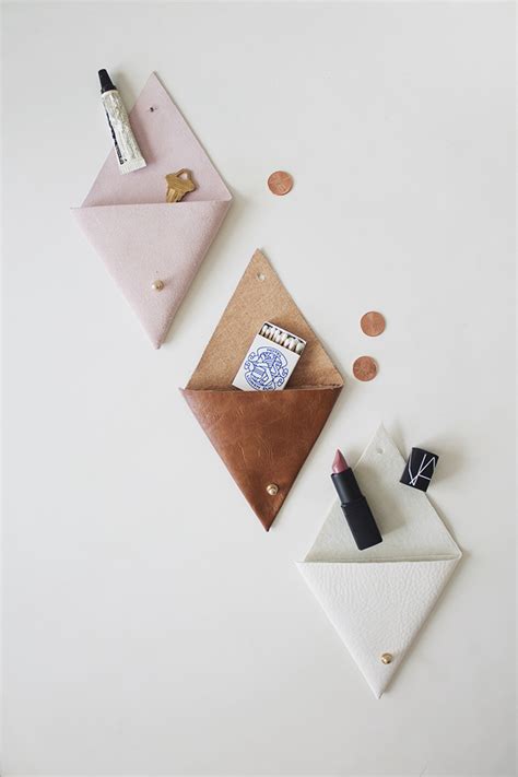 DIY triangle leather pouch - almost makes perfect