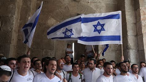 Israel approves flag march through Jerusalem's Old City - BBC News