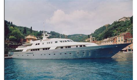 The luxurious yacht that Princess Diana once shared with Dodi Fayed is ...