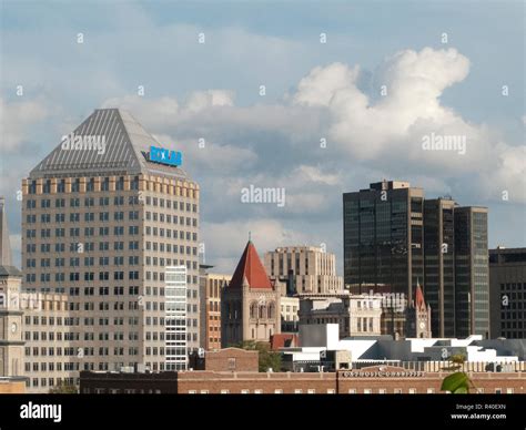 Saint paul minnesota skyline hi-res stock photography and images - Alamy