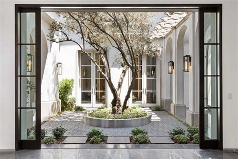 Atrium in a house: 20 Examples of home with beautiful central atriums ...