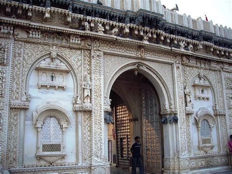 India's Unique Karni Mata Temple Is Devoted To Worshipping Rats