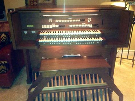 RODGERS 950b organ with 48 speakers