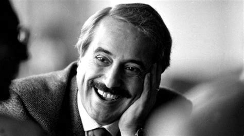 Giovanni Falcone | tutto quello che non torna sulla strage di Capaci 30 ...