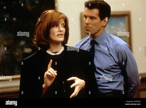 THE THOMAS CROWN AFFAIR RENE RUSSO, PIERCE BROSNAN Date: 1999 Stock ...