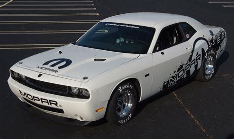 2011 Mopar Dodge Challenger V10 Drag Pak Specs, Pictures & Review