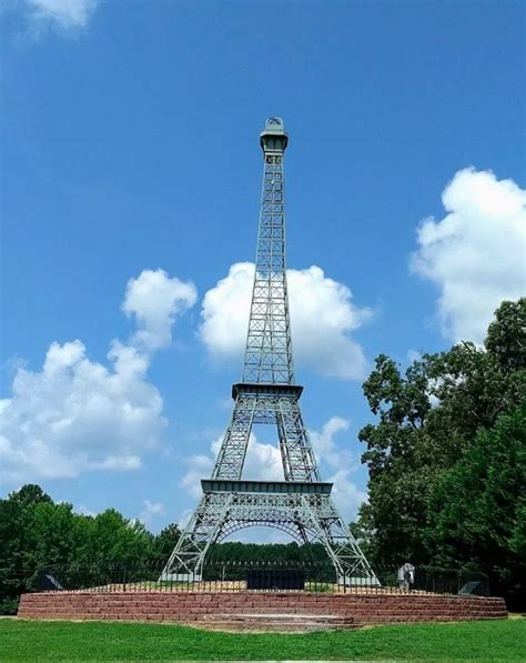 Tennessee's Own Eiffel Tower Is A Quintessential Roadside Attraction in ...