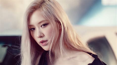 Rosé Steps Out of Blackpink for a Sparkling Solo Debut – Rolling Stone