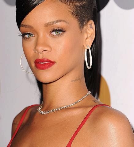 Musica InForma: Rihanna - Diamonds