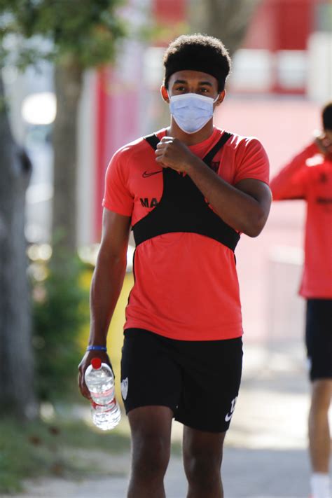 Sevilla FC Los jugadores del sevilla, en el entrenamiento de... | MARCA.com