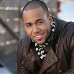 Romeo Santos Haircut Style