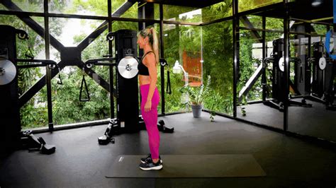 Lunges For Runners: Benefits + 12 Lunge Variations To Try