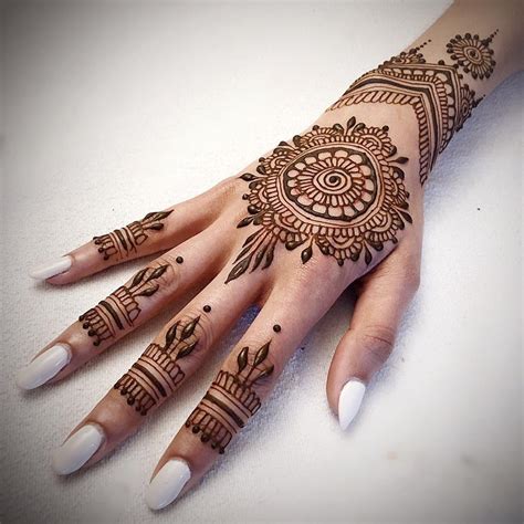 20 Stunning, Yet Simple Arabic Mehndi Designs For Left Hand To Your ...