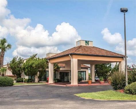 Budget Hotel in Marianna (FL) : Quality Inn Marianna Marianna (FL ...