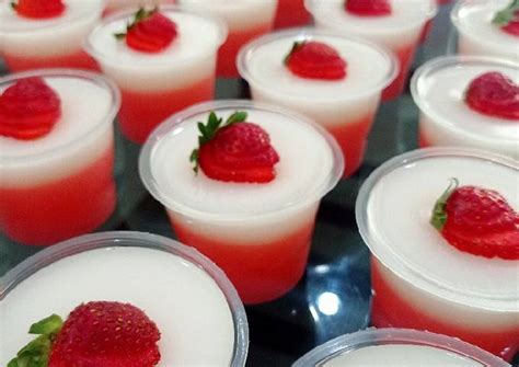 Resep Pudding Susu Strawberry oleh Enchaa's Mommy - Cookpad