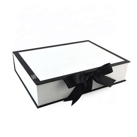 Foldable Gift Box with Ribbon