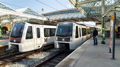 Tyne and Wear Metro: Swiss firm Stadler to build new fleet - BBC News