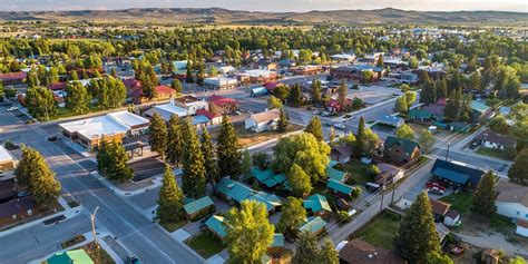 Pinedale WY Hotels | The Log Cabin Motel in Pinedale WY