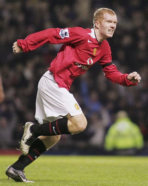 MANCHESTER, ENGLAND - DECEMBER 3: Paul Scholes of Manchester United ...