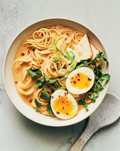 Spicy Vegetarian Miso Ramen | Elle Gourmet